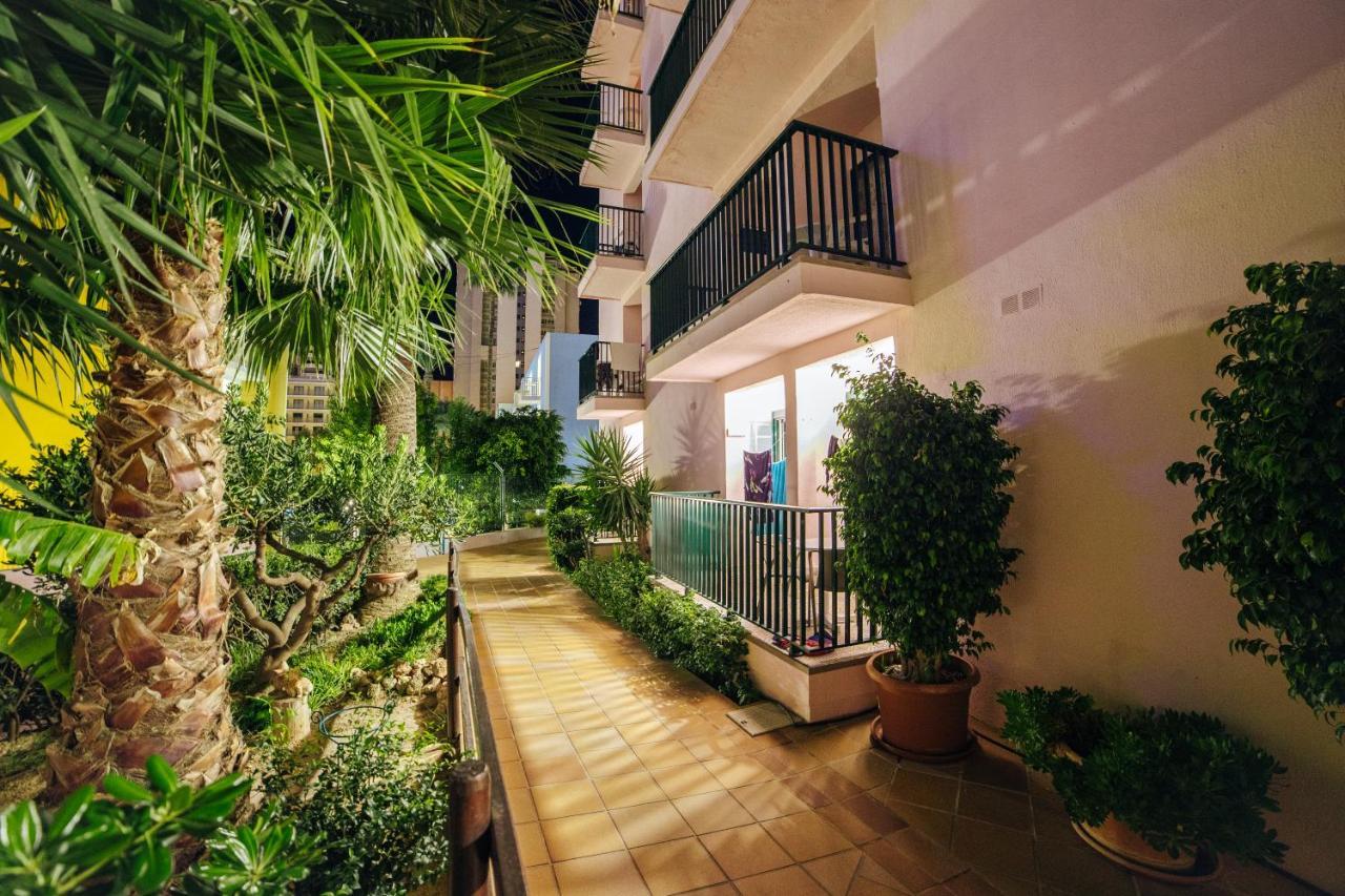 Apartamentos Palm Court Benidorm Exteriör bild
